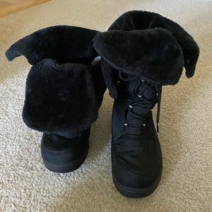 Kamik GORGEOUS black snow boots!